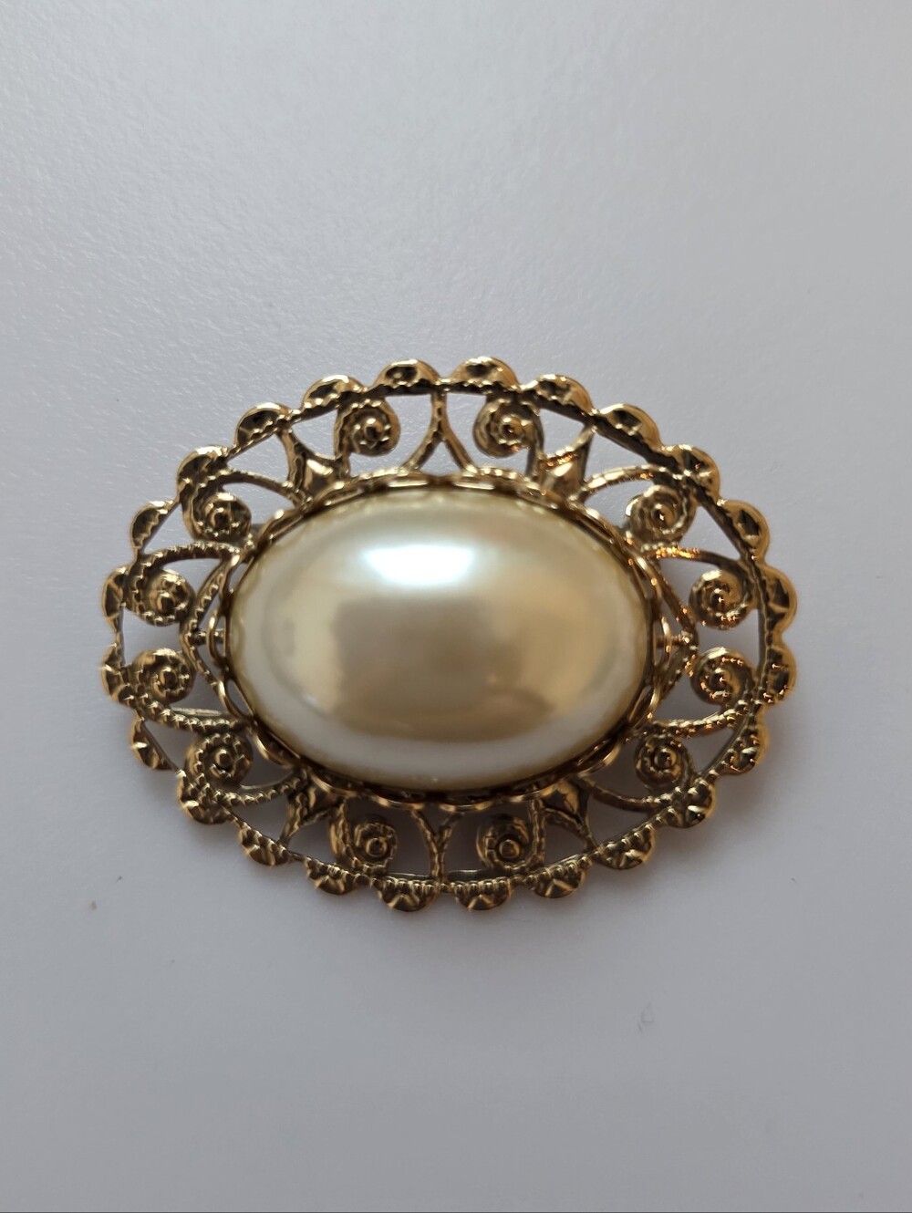 Vintage Gold-Tone Faux Pearl Oval Brooch